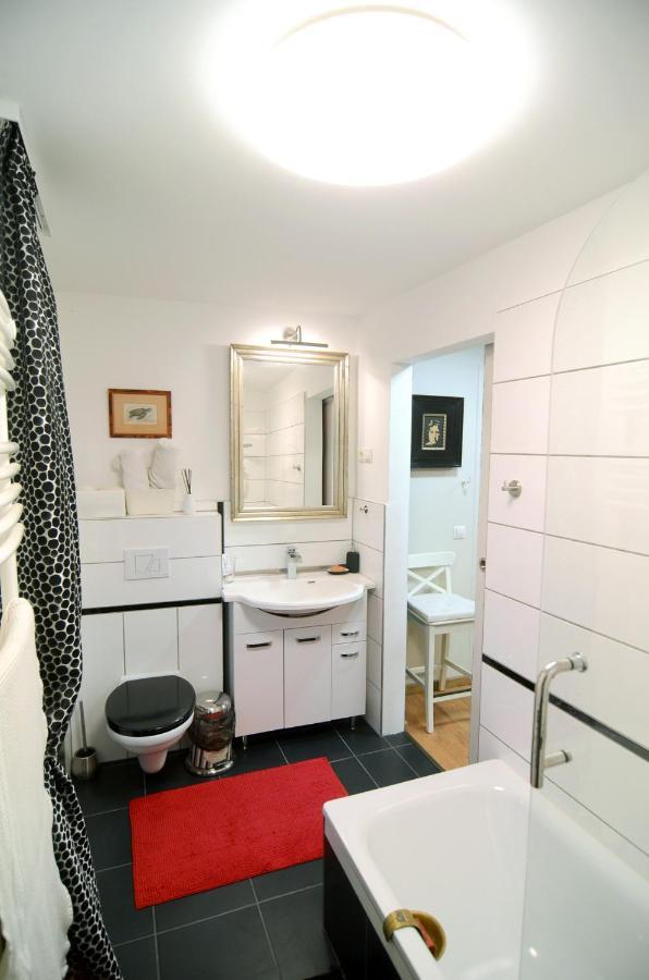 Filia Apartman Егер Екстериор снимка