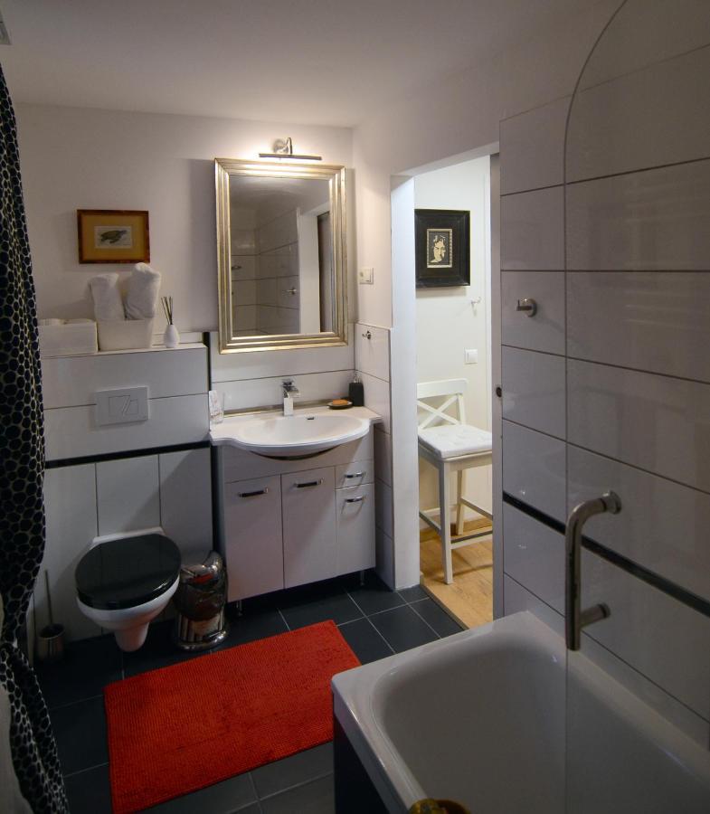 Filia Apartman Егер Екстериор снимка