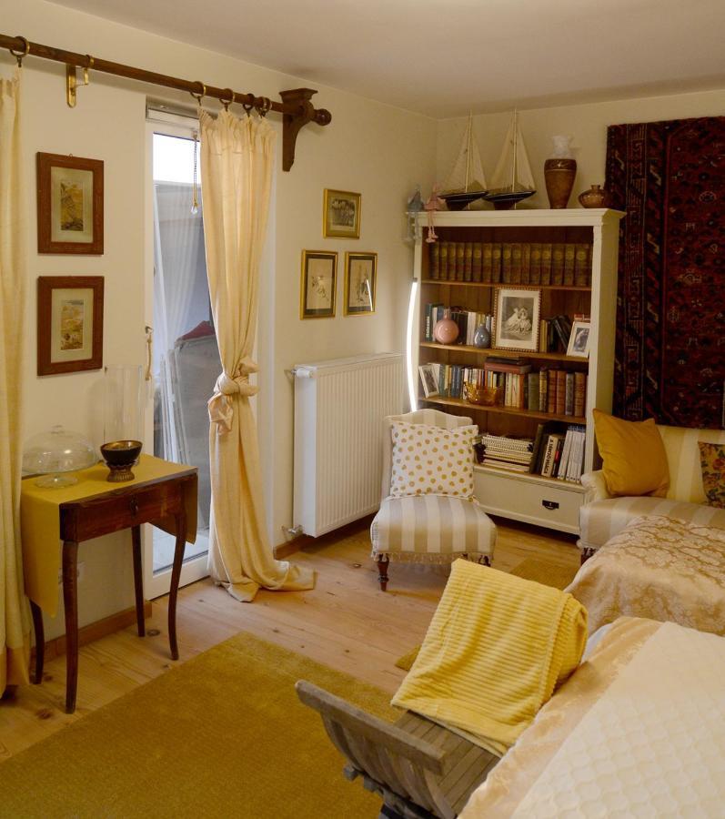 Filia Apartman Егер Екстериор снимка