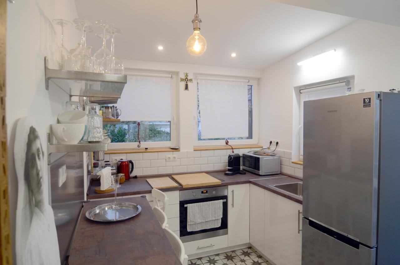 Filia Apartman Егер Екстериор снимка